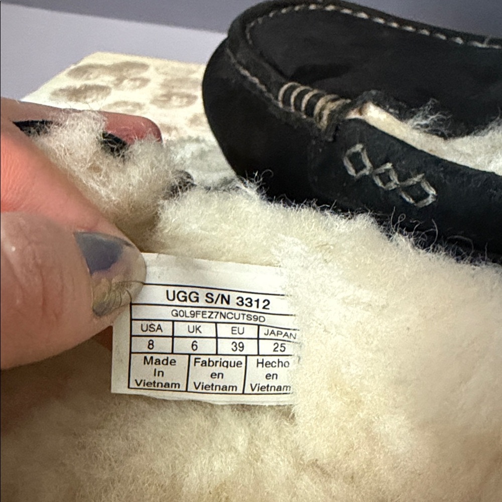 UGG Women’s Ansley - Picture 5 of 5